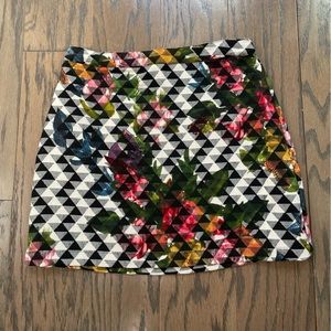 Topshop brand new floral pattern skirt. Size 4. Never worn.